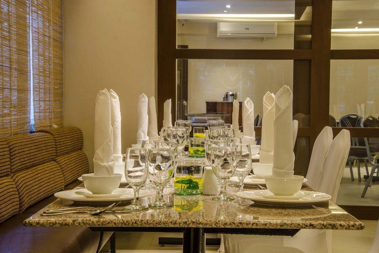 เฟอร์ซอล โฮเต็ล เปอร์โต ปรินเชสซา Hotel Puerto Princesa ภายนอก รูปภาพ