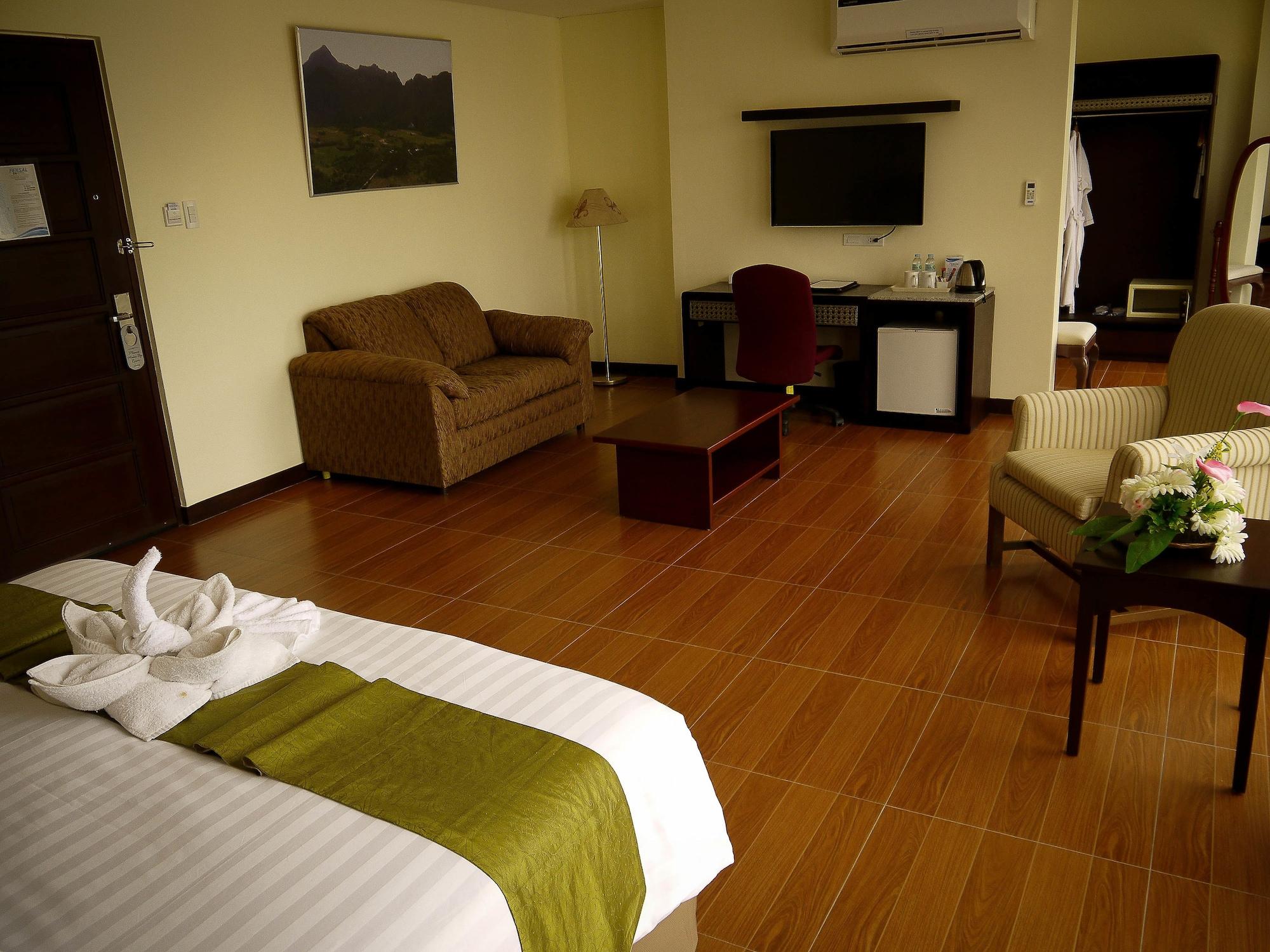 เฟอร์ซอล โฮเต็ล เปอร์โต ปรินเชสซา Hotel Puerto Princesa ภายนอก รูปภาพ