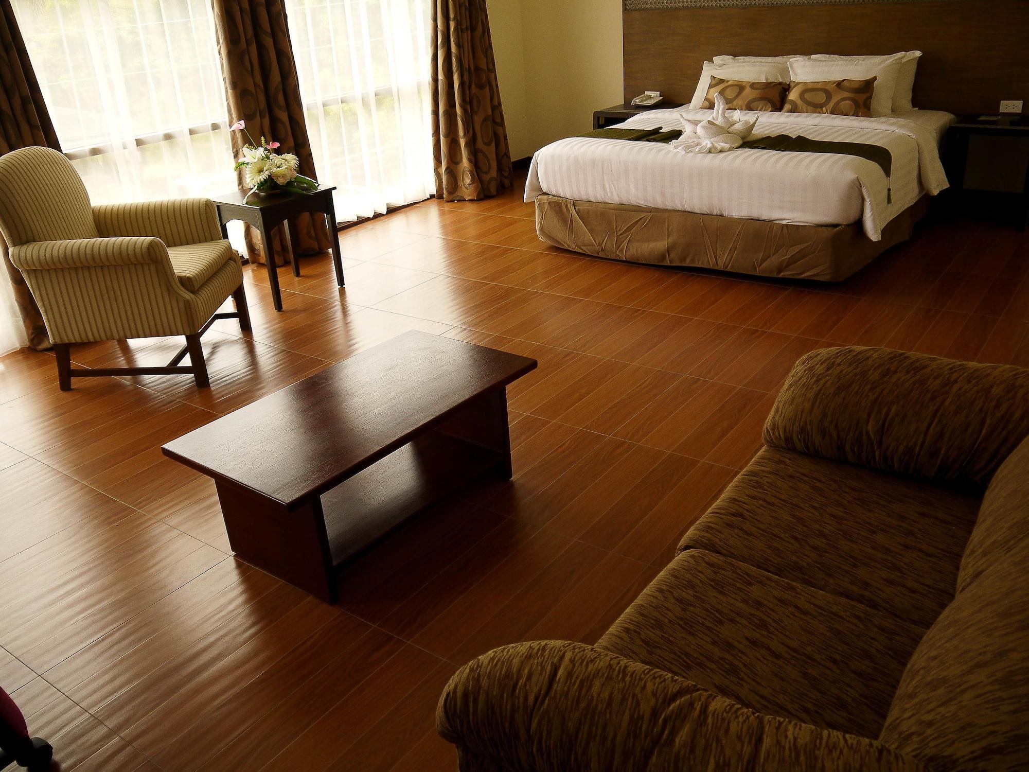 เฟอร์ซอล โฮเต็ล เปอร์โต ปรินเชสซา Hotel Puerto Princesa ภายนอก รูปภาพ