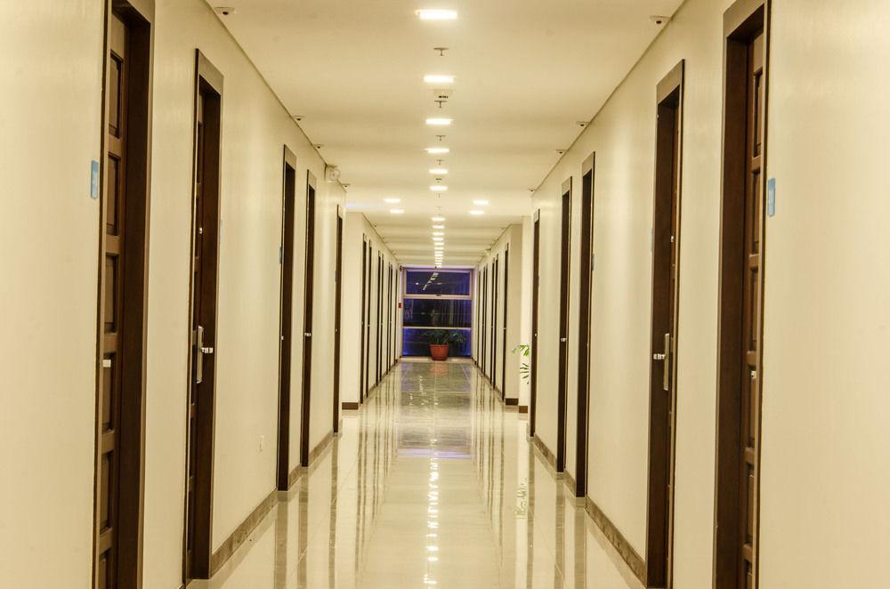 เฟอร์ซอล โฮเต็ล เปอร์โต ปรินเชสซา Hotel Puerto Princesa ภายนอก รูปภาพ