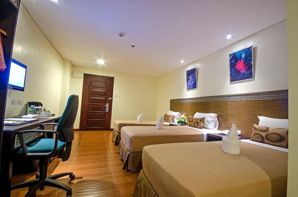 เฟอร์ซอล โฮเต็ล เปอร์โต ปรินเชสซา Hotel Puerto Princesa ภายนอก รูปภาพ