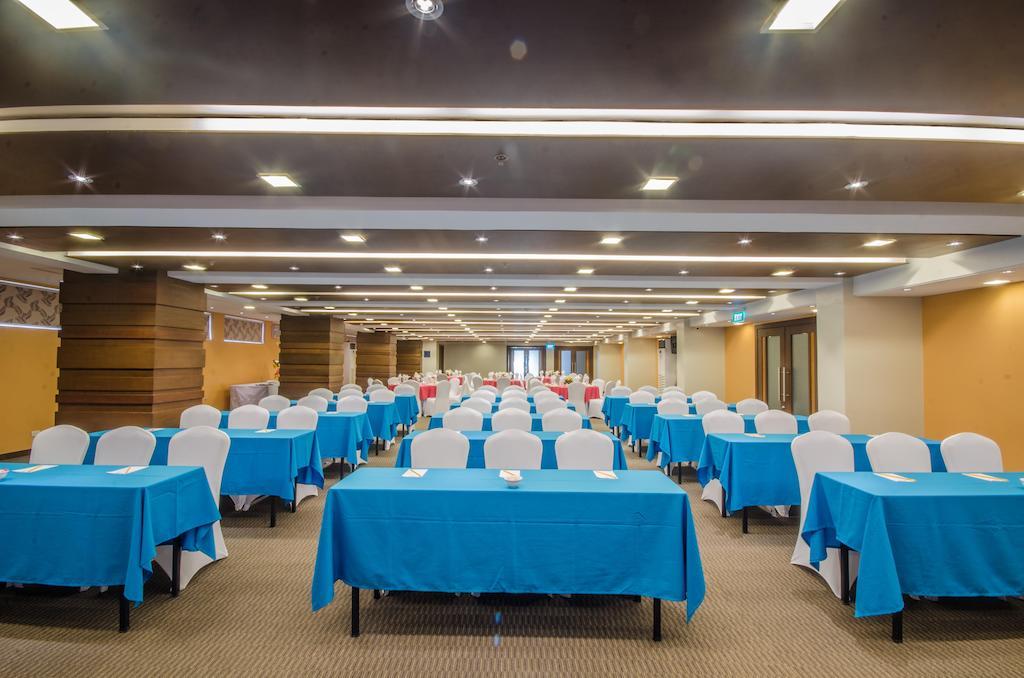 เฟอร์ซอล โฮเต็ล เปอร์โต ปรินเชสซา Hotel Puerto Princesa ภายนอก รูปภาพ