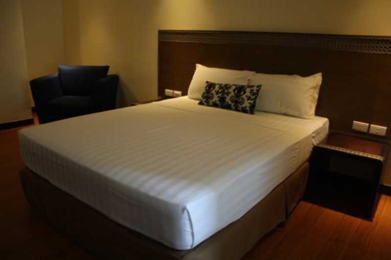 เฟอร์ซอล โฮเต็ล เปอร์โต ปรินเชสซา Hotel Puerto Princesa ภายนอก รูปภาพ