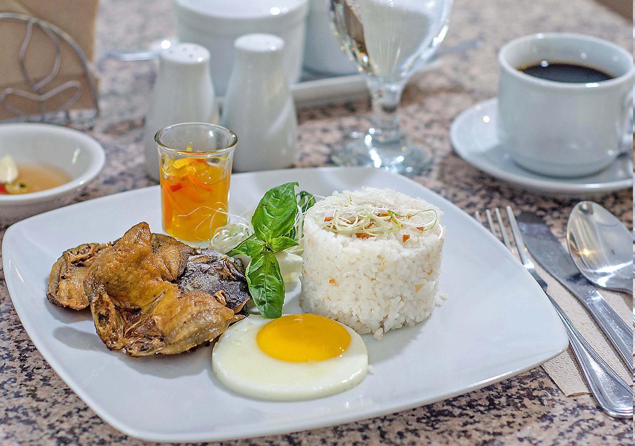 เฟอร์ซอล โฮเต็ล เปอร์โต ปรินเชสซา Hotel Puerto Princesa ภายนอก รูปภาพ
