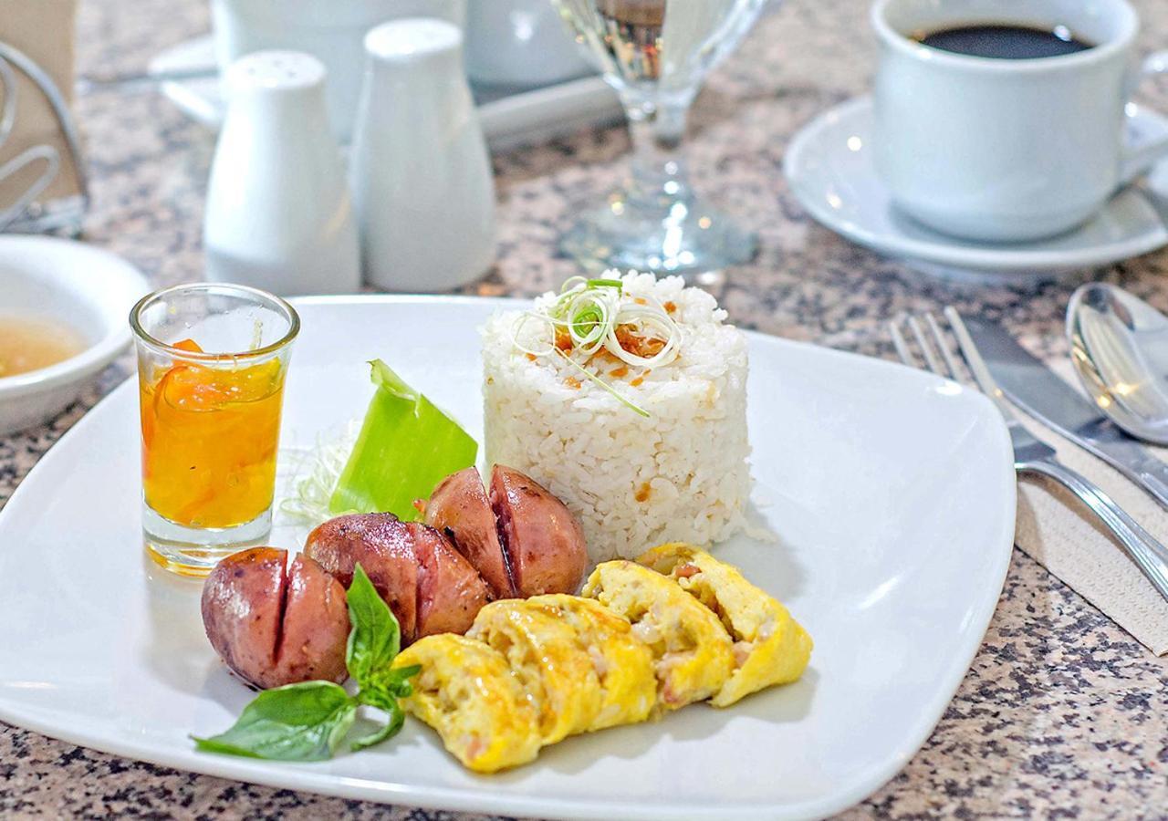 เฟอร์ซอล โฮเต็ล เปอร์โต ปรินเชสซา Hotel Puerto Princesa ภายนอก รูปภาพ